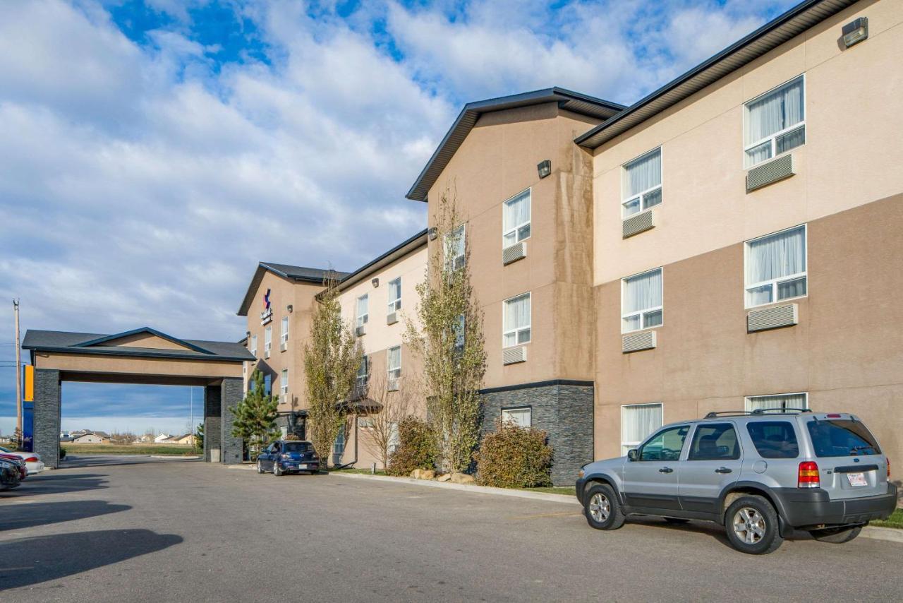 Comfort Inn & Suites Sylvan Lake Exterior photo